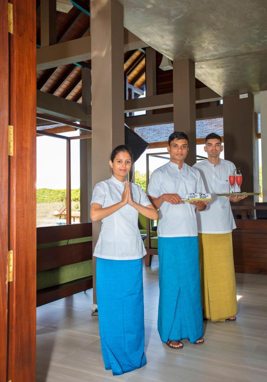 Amora Lagoon Hotel Katunayaka Esterno foto